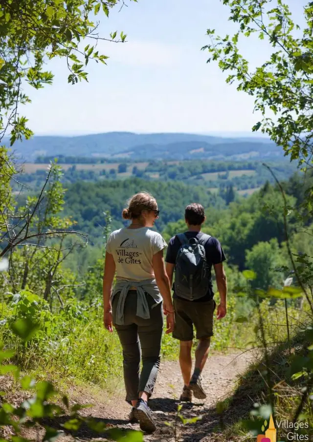 Gite Cheque Vacances Agree Ancv Location Vacances Villages Gites De France Couple Randonneur 16