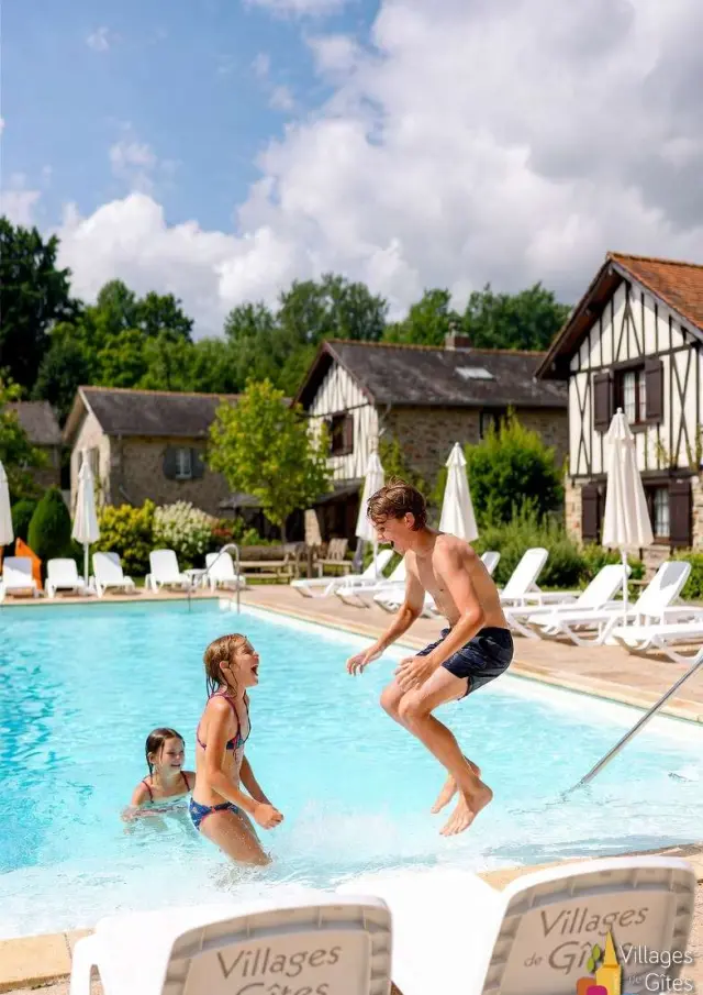 Gite Cheque Vacances Ancv Location Vacances Piscine Villages Gites De France 01