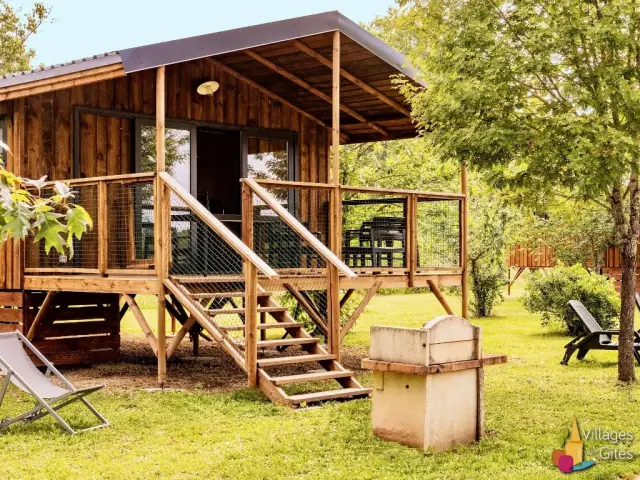 Hebergement Insolite Cabane Lodge Dans Le Tarn Village De Gites Les Chalets De Fiolles Dans Le Tarn