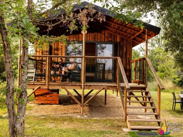 Hebergement Insolite Cabane Lodge Dans Le Tarn Village De Gites Les Chalets De Fiolles Pres Albi