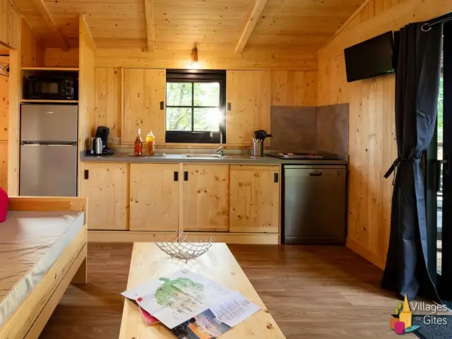 Hebergement Insolite Cabane Lodge Dans Le Tarn Village De Gites Les Chalets De Fiolles Pres De Montauban