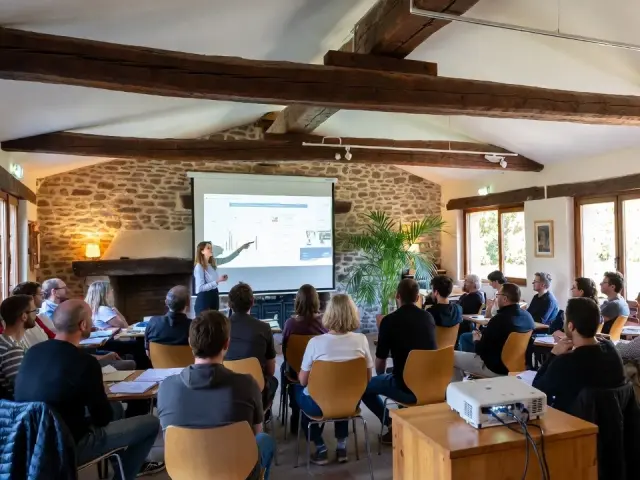 Accueil De Groupe Pour Seminaire Stage Et Formation Hebergement Avec Restauration Salle Equipee Et Activites Village De Gites Image Format Carre 27