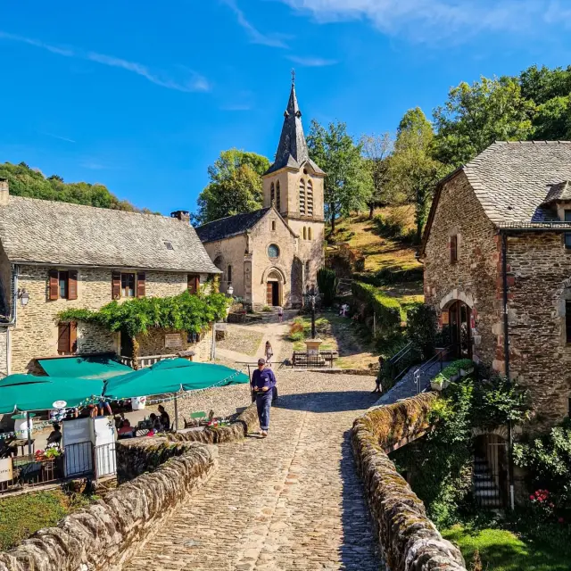 Aveyron Belcastel Village