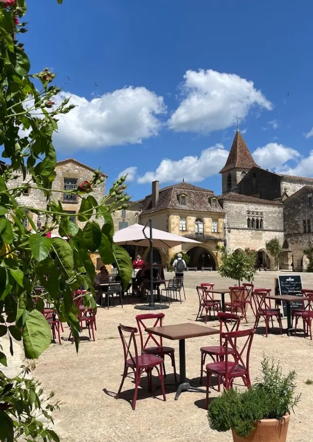 Location Vacances Avec Piscine Gite Dordogne Monpazier Village Vues 01