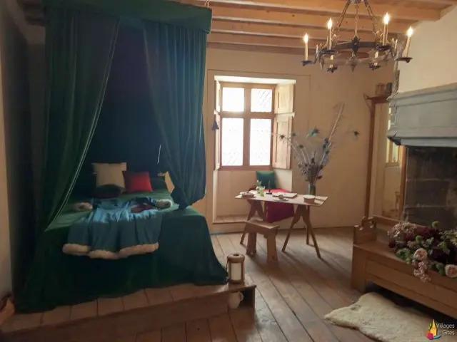 Puy De Dome Murol Chateau Visite Interieur Chambre