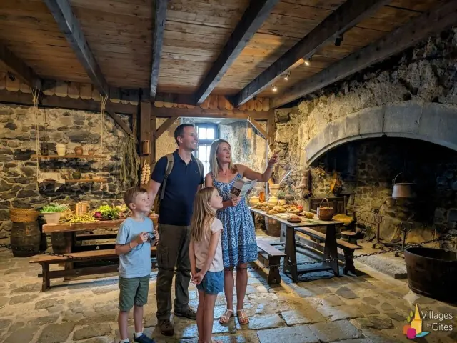 Puy De Dome Location Vacances Visiter Chateau Murol