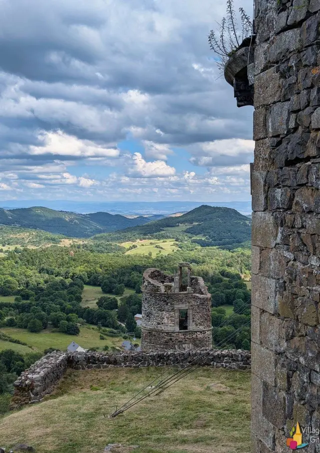 Puy De Dome Murol Chateau Visiter Vacances