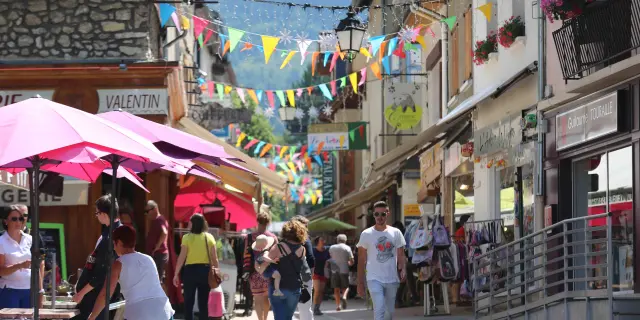 Stéphaniecharles Villard Ruepiétonne 2017 (7)