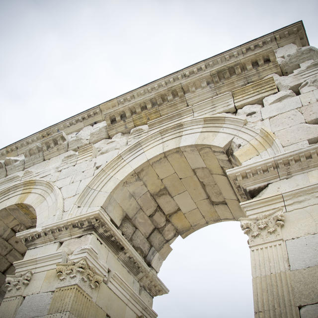 Arc De Germanicus vue de près