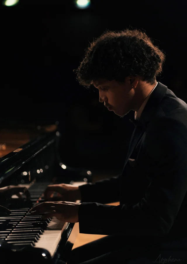 Billie Pioger au piano