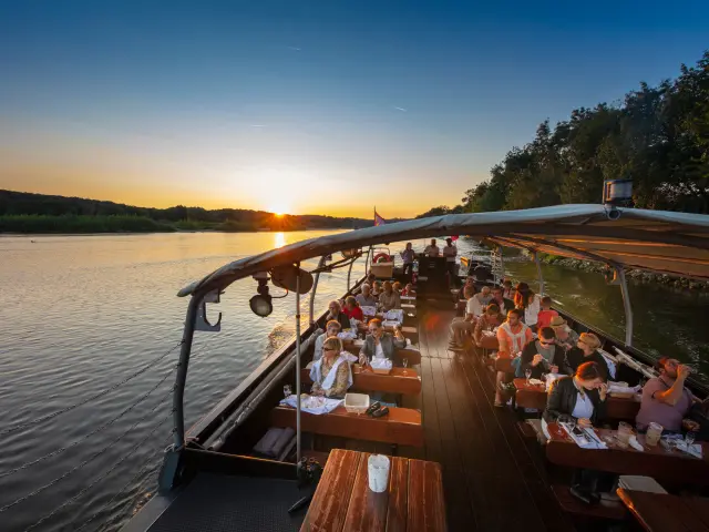 Croisière sur la Loire au coucher de soleil