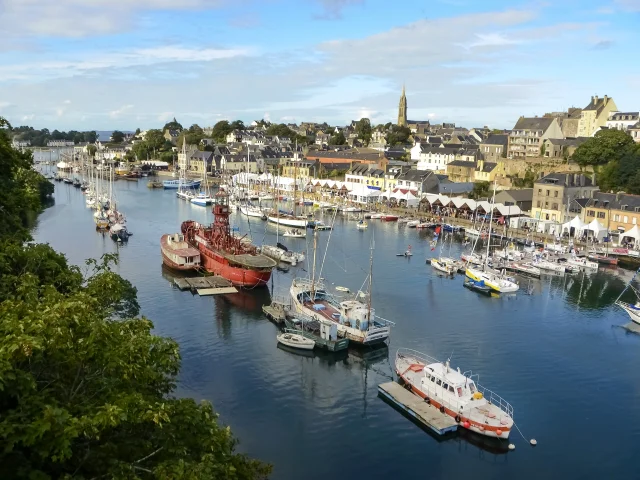 L'embouchure de la riviere avec Port-Rhu et le Port-musee de Douarnenez