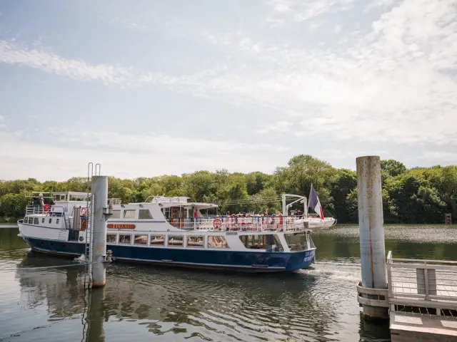 Croisiere Sur La Seine Pres De Paris