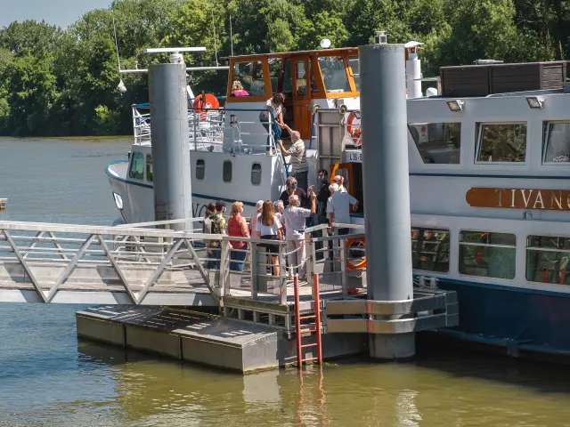 Embarquement croisières à Conflans-Sainte-Honorine.