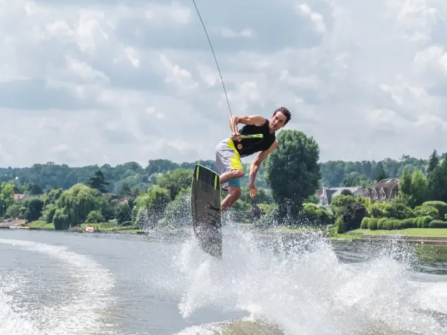 Wakeboard avec Wake and Gliss à Villennes-sur-Seine