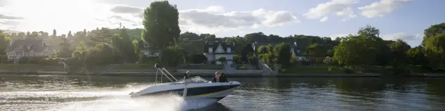 Balade en bateau avec Villennes-boat