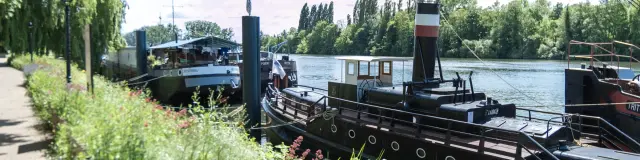 Le remorqueur pousseur Triton à Conflans-Sainte-Honorine